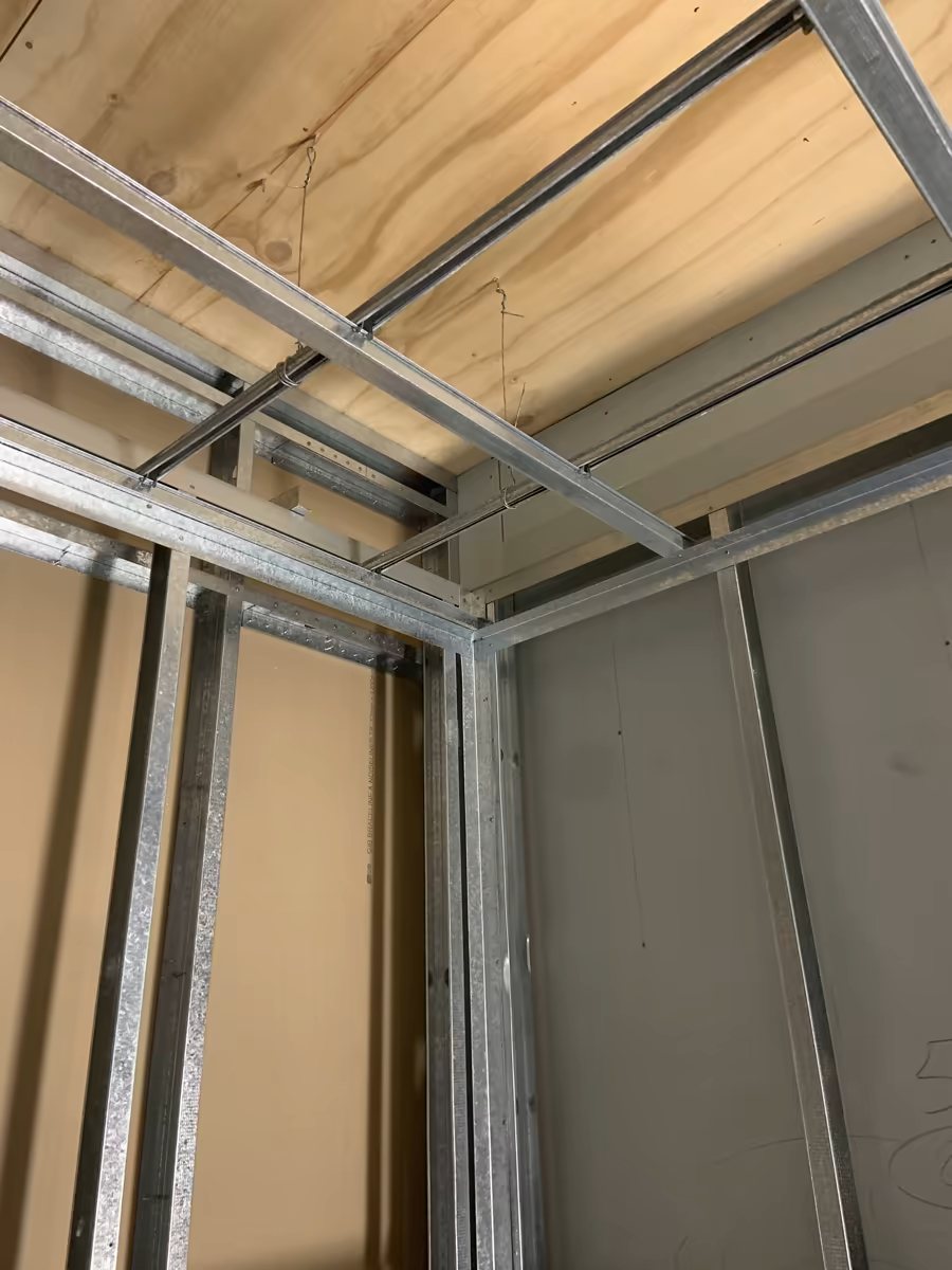 Rondo ceiling framing corner junction